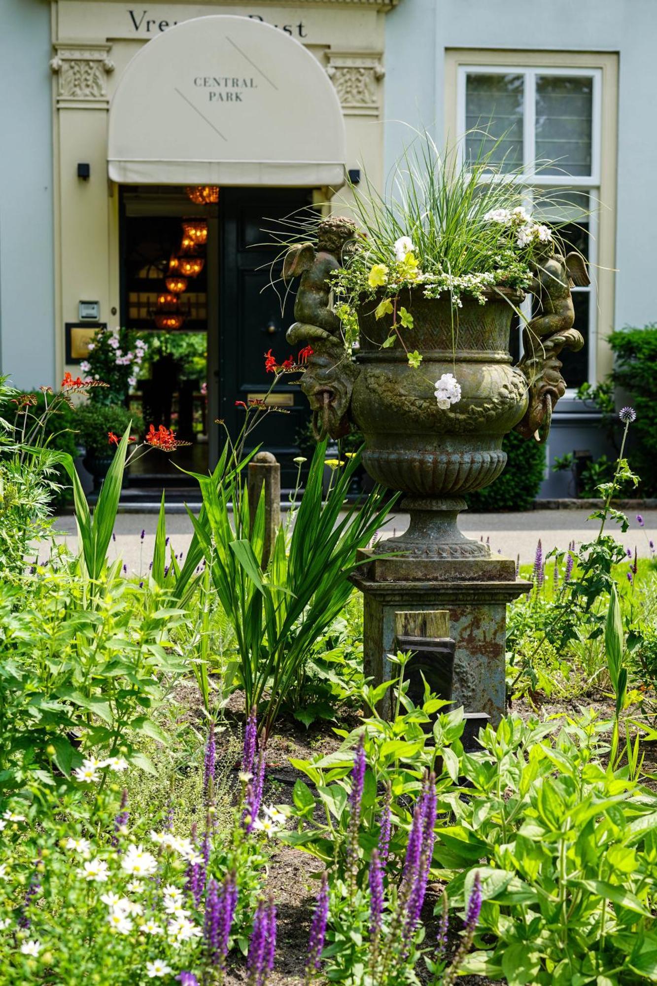 Central Park Voorburg - Relais & Chateaux Экстерьер фото